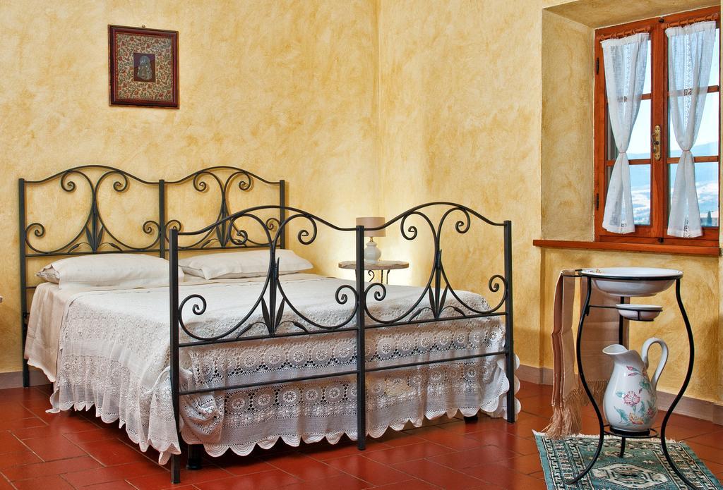 Agriturismo La Buca Di Bellugi サン・クイーリコ・ドルチャ 部屋 写真