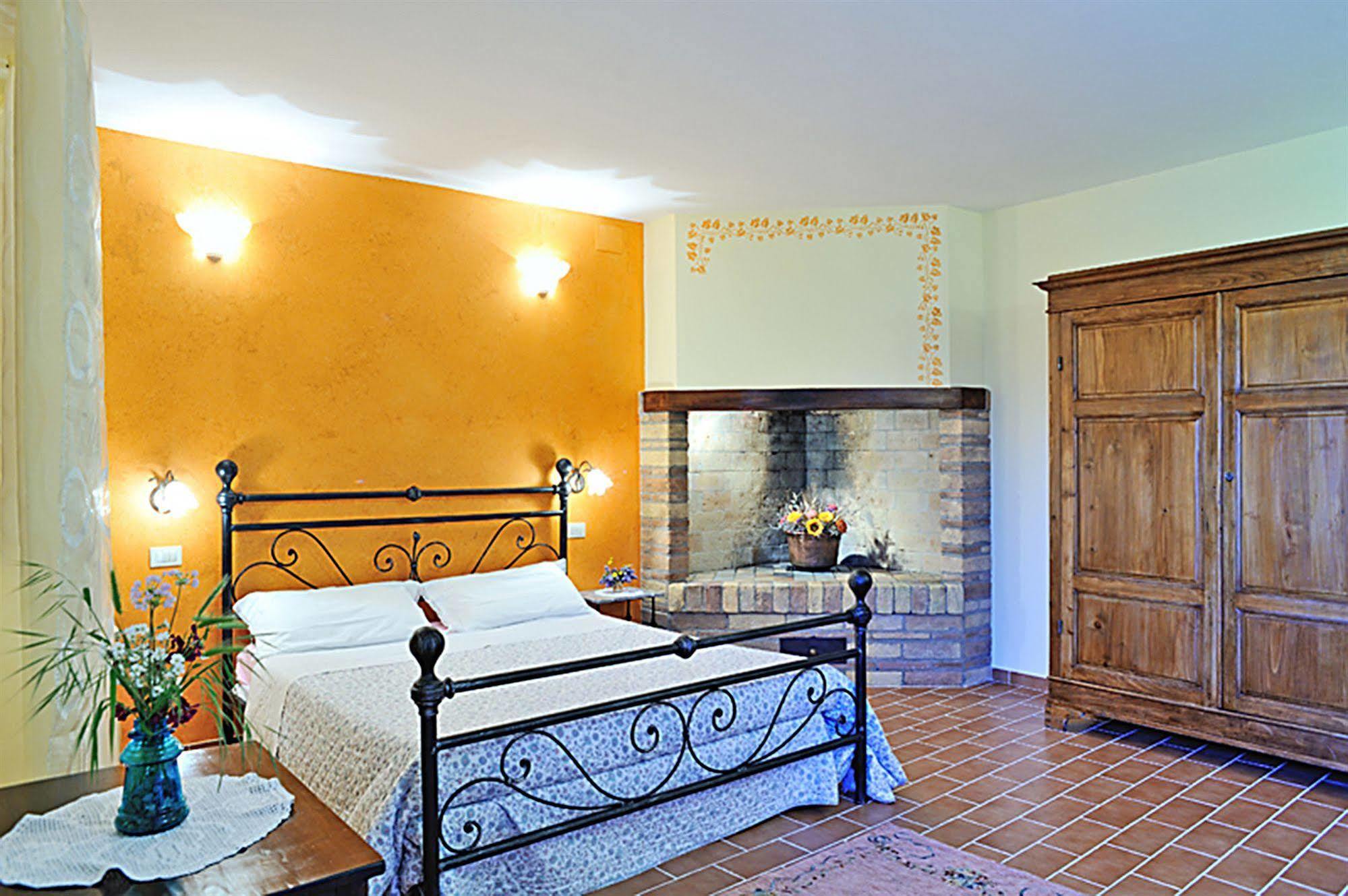 Agriturismo La Buca Di Bellugi サン・クイーリコ・ドルチャ エクステリア 写真